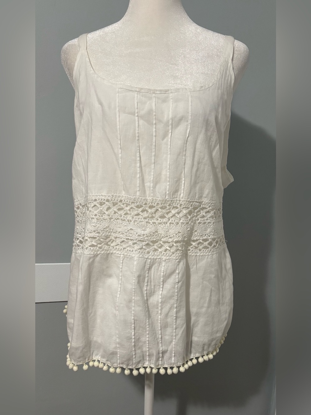 Lane Bryant White Cotton Shell Top with Scoop Neck Size 24